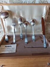 BELLE MENAGERE 89 PIECES METAL ARGENTE DANS SON COFFRET BOIS