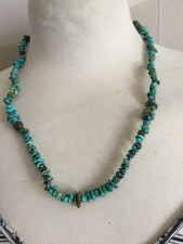Collier de pierre semi