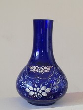Vase ancien en verre bleu nuit