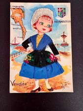 CPA Carte brodée, robe en