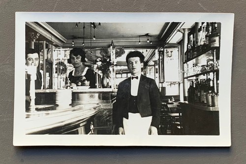 Photo ancienne serveur bar - ancienne,