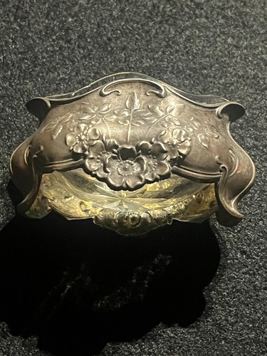 Saleron art nouveau