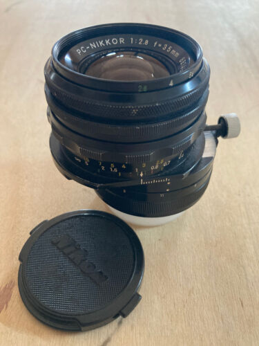 Nikon nikkor 35mm 8 - 35mm, f/2.8