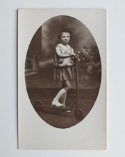 Fille pose tenue majorette