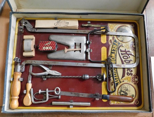 Anciens outils sur - outils, plaque