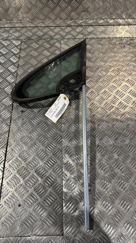 Custode avant gauche - , (porte)