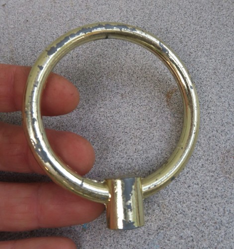 Round cast spelter gilt metal - round,