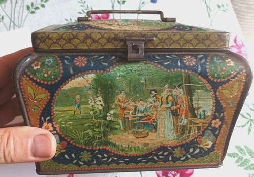 Ancienne boîte tôle - ancienne,