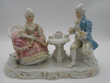GRANDE FIGURINE GROUPE SCENE GALANTE COUPLE PRENANT LE THÉ PORCELAINE 