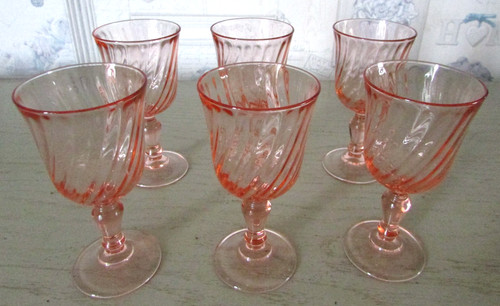 Ensemble verres vin à - à,