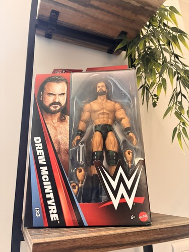 Wwe figurine drew mcintyre - figurine,