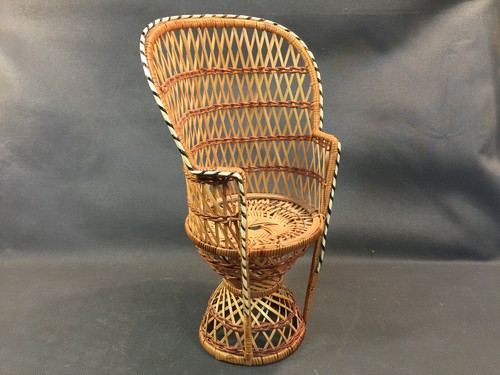 Ancien petit fauteuil style