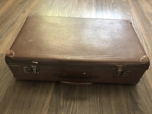 Ancienne valise carton