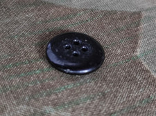 Bouton noir en verre 18mm pour uniforme ou pantalon allemand -  Militaria WW2