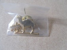 ANCIEN PINS CAMEL DORE