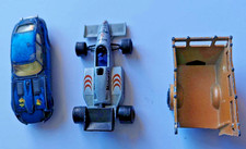 LOT 3 VEHICULES MINIATURES MAJORETTE / JAGUARD TYPE E - COURSE 282 - REMORQUE