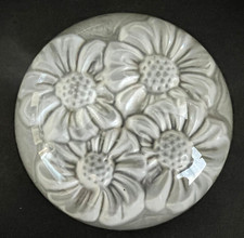 Presse Papier Cristal Fleurs Poids 539Gr Baccarat ? Saint Louis ?