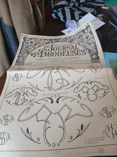 Journal des brodeuses 1 - le,