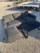 Canapé Avec Son Repose Pied, Table Basse Et Une Table De Chez Maison Du Monde