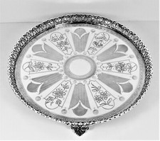 Plateau trois pieds très beau