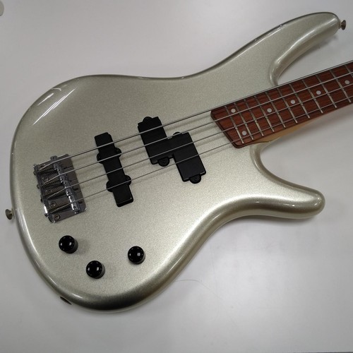 Guitare basse électrique