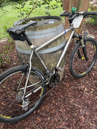 Moots 26in 19in - , titanium