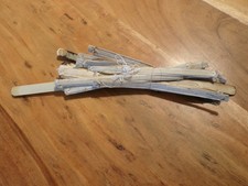 Lot de 28 anciennes baleines de corset différentes