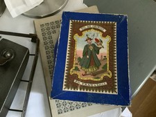 Ancienne Boîte Le Fil Au Chinois Avec Petites Bobines De Fil Estampillés