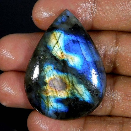 2cts cabochon de - 69.2cts., poire