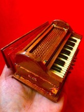 Instrument en bois décoratif