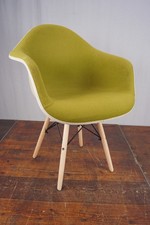 Chaise En Fibres De Verre