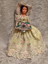 RAVISSANTE POUPEE COSTUMEE