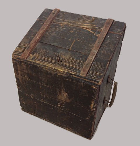 Ancien coffre pentu - , bois