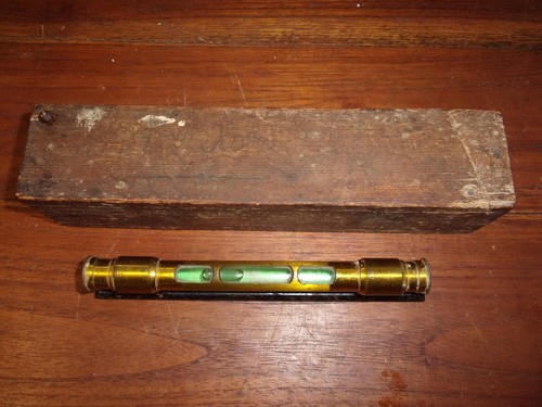 Niveau bulle ancien - niveau,