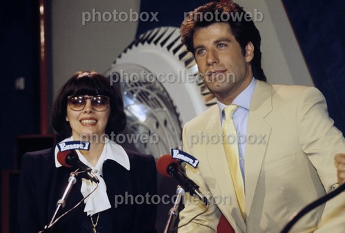 Mireille mathieu exclusive - mireille,