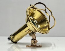 Ancienne lampe monstre