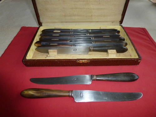 Ancien coffret couteaux - 12,