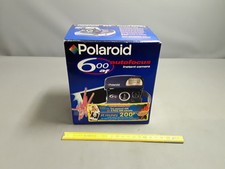 Ancien appareil photo POLAROID