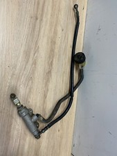 UN MAITRE CYLINDRE DE FREIN