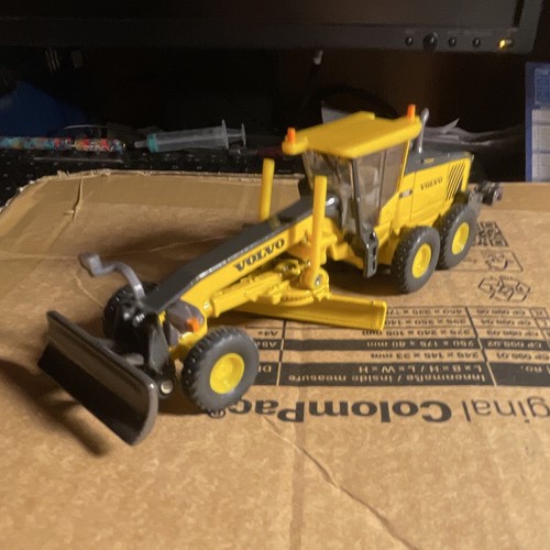 Volvo niveleuse miniature - volvo,