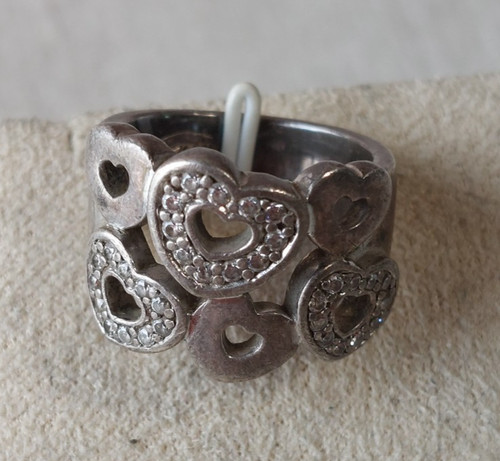Ancienne bague décor coeurs
