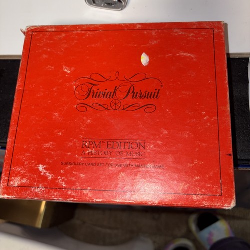 Vintage trivial pursuit rpm - pursuit,