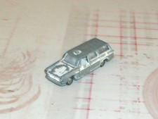 Majorette  Peugeot 404 break ambulance à restaurer