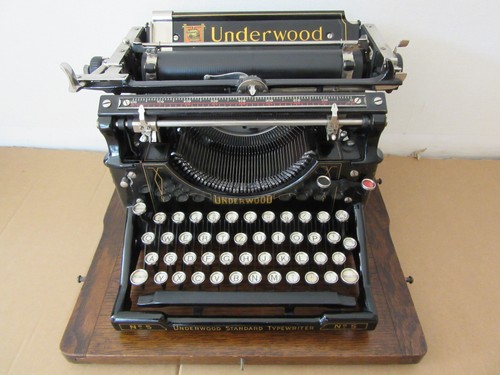 Machine écrire underwood - à,