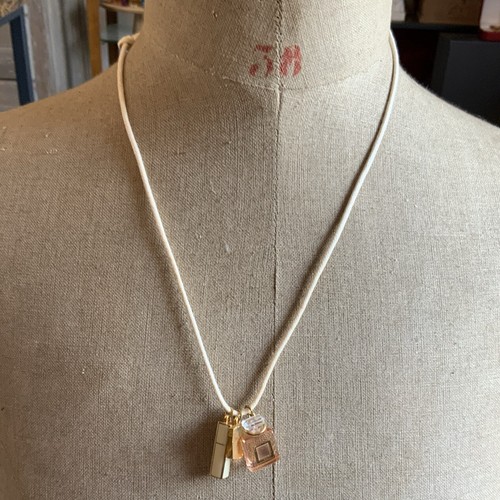 Magnifique collier fantaisie - magnifique,