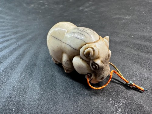 Ancien pendentif figurine