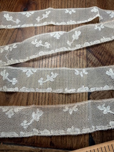Dentelle ancienne bordure - -,