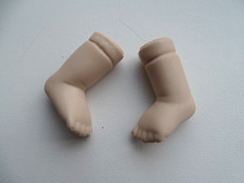 Pieds / jambes de poupée