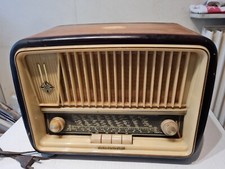 Vieux poste de radio Telefunken des années 50