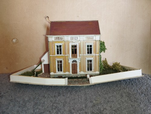 Petite maison restaurée - maison,